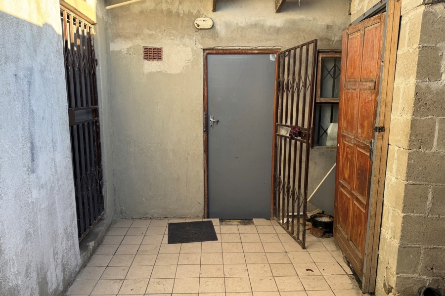 7 Bedroom Property for Sale in Wimbledon Estate Western Cape
